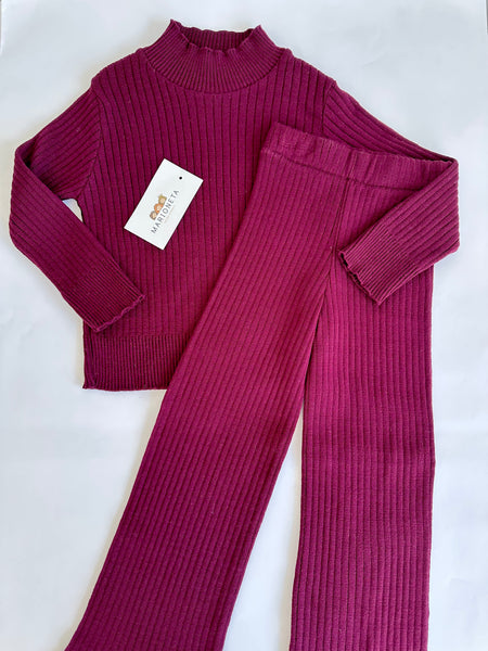 Conjunto tejido dos piezas sueter y pantalon color vino para niña |