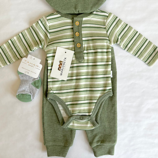 Conjunto cuatro piezas pañalero verde a rayas pantalon gorra y calcetin verde para bebe Niño