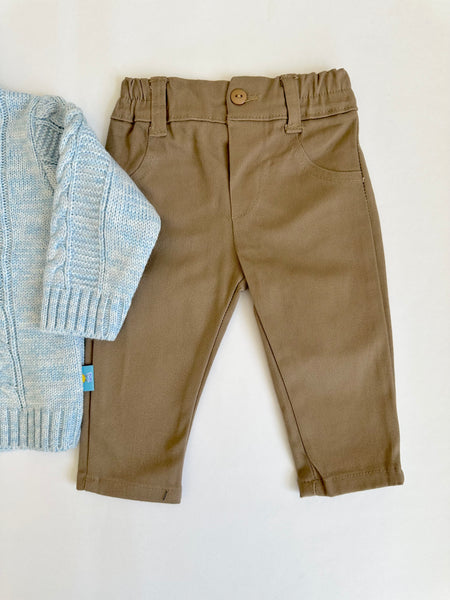 Conjunto dos piezas sueter azul cielo con pantalon caqui para bebe niño | mexicano