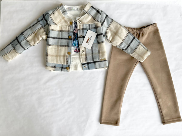 Conjunto tres piezas chaqueta cuadros azul con borrega playera ivory y pantalón caqui para niña | Mexicana