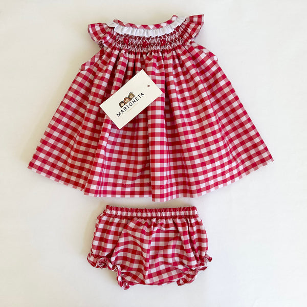 Vestido bordado hecho a mano cuadros rojos con blanco y calzon para bebe niña.