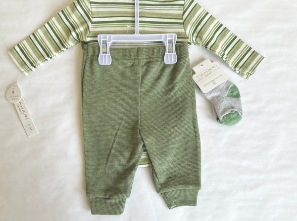 Conjunto cuatro piezas pañalero verde a rayas pantalon gorra y calcetin verde para bebe Niño