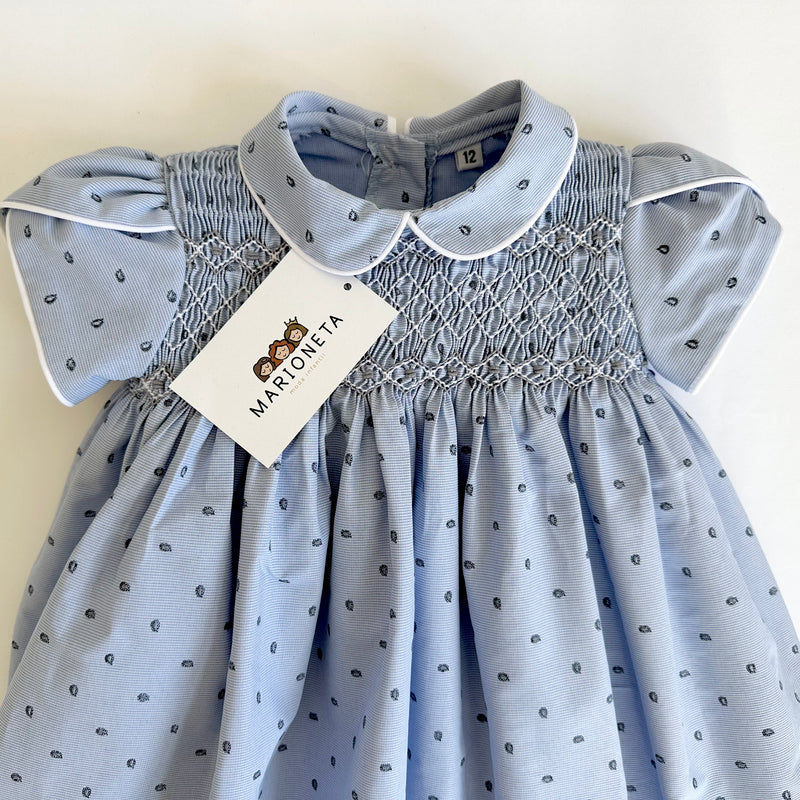 Vestido bordado hecho a mano color azul con con hojitas marino manga corta para niña|