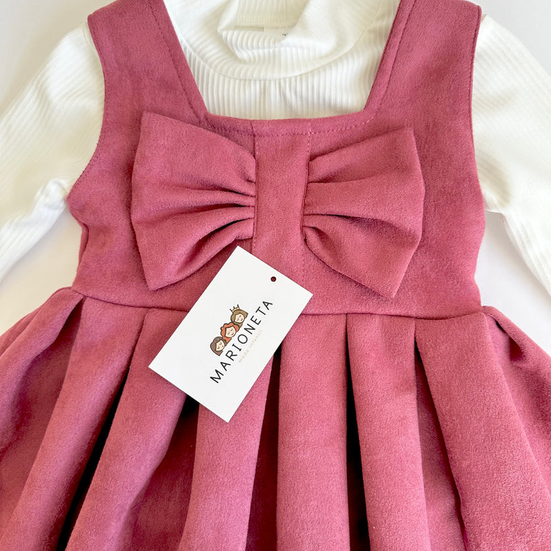 Jumper color rosa con efecto ante y playera ivory  con detalle de moño al frente para niña | mexicano