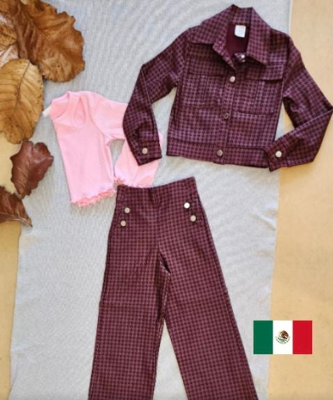 Conjunto tres piezas, pantalon, chamarra color tinto y blusa rosa para niña | Mexicana lo lo lo