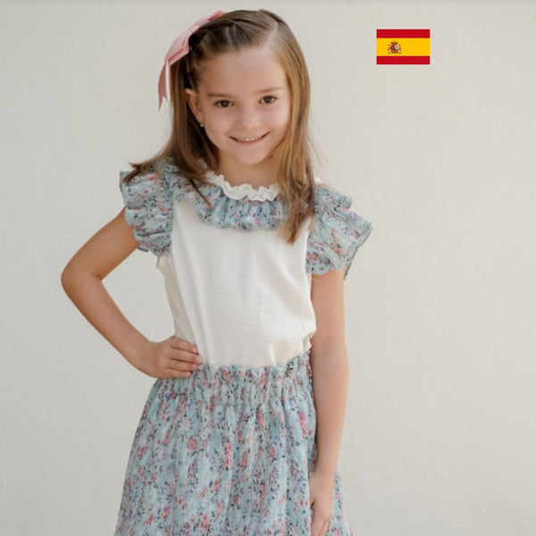 Conjunto de niña blusa blanca con volante estampado y falda estampada azul, para niña | Newness