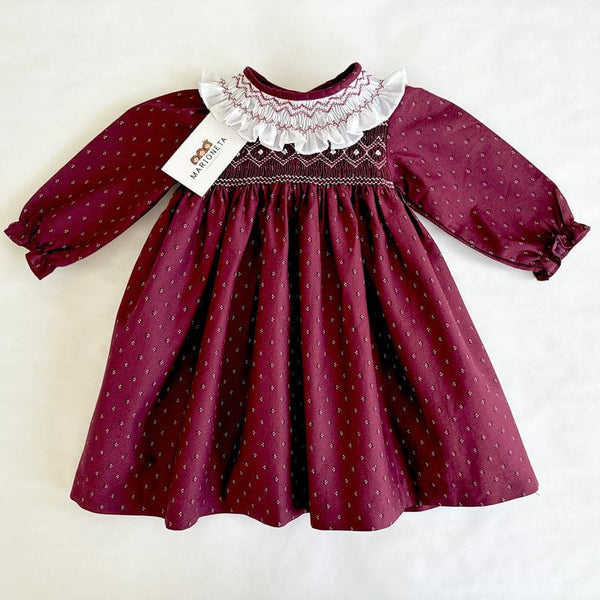 Vestido bordado hecho a mano color vino con cuello blanco para niña | CARPI