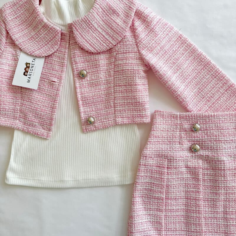 ❤️ Conjunto de tres piezas falda y chaqueta rosa y playera ivory