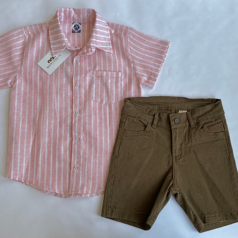 Conjunto de dos piezas short de gabardina caqui y camisa  salmon con rayas blancas   para niño | MEXICANO