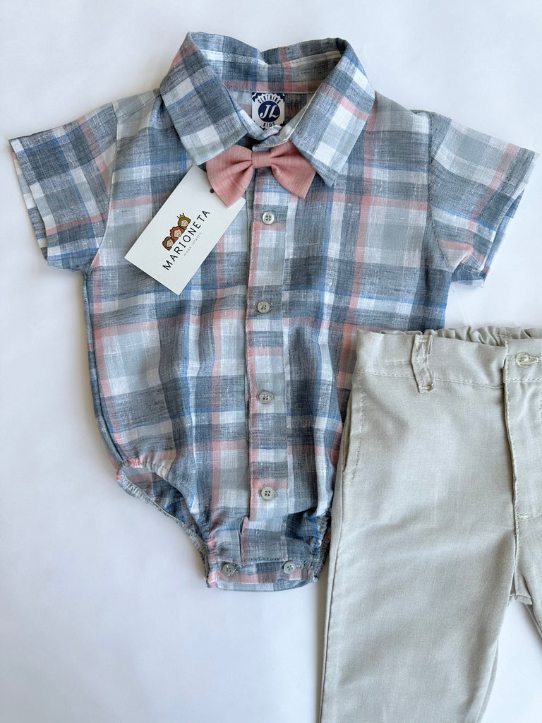 Conjunto tres piezas camisa o panalero a cuadros azul mono rosa y pantalon caqui para bebe nino mexicana