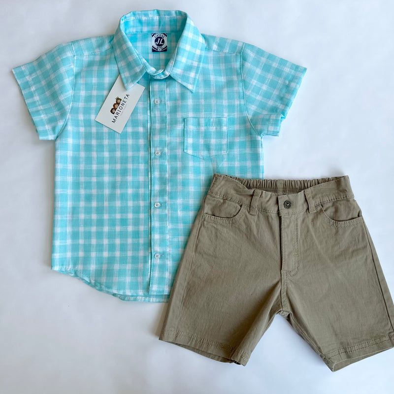 Conjunto de dos piezas short de gabardina beige  y camisa azul verde a  cuadros  para niño | MEXICANO