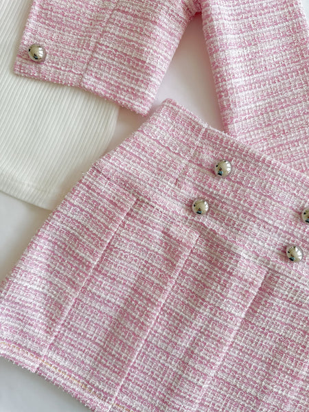 Conjunto de tres piezas falda y chaqueta rosa y playera ivory para niña | mexicano lo lo