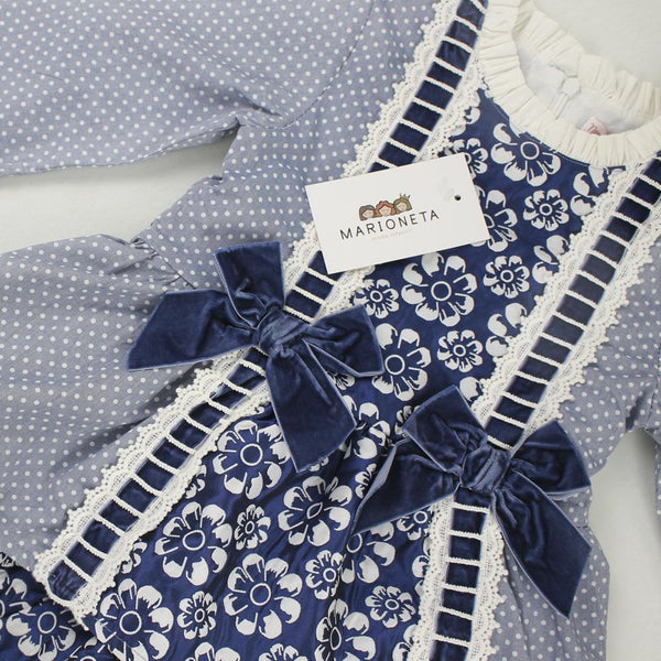 Vestido azul con detalles al frente marino de terciopelo para niña | Newness