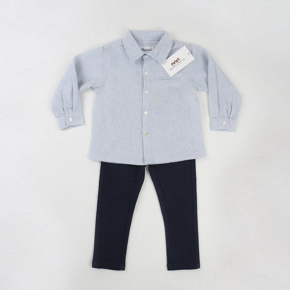 Pantalon azul marino camisa best sale azul cielo