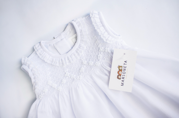 Vestido bordado color blanco para niña| Carpi