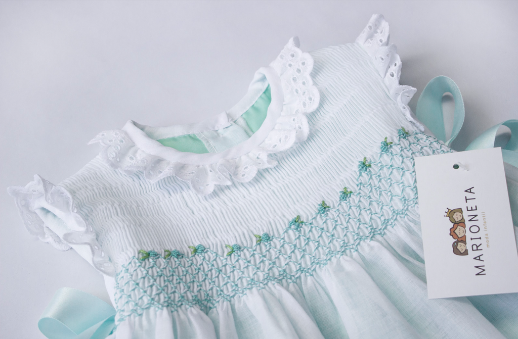Vestido bordado color menta para niña| Carpi