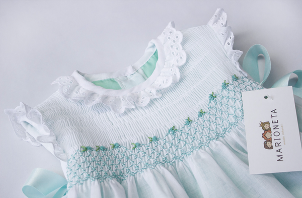 Vestido bordado color menta para niña| Carpi