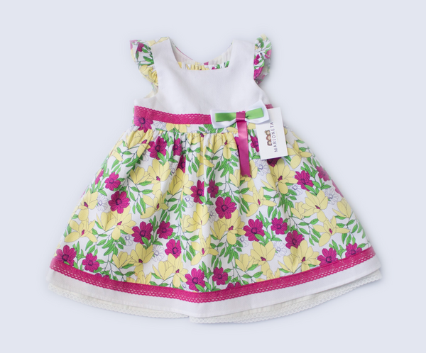 Vestido color blanco con estampado de flores para niña| Newness