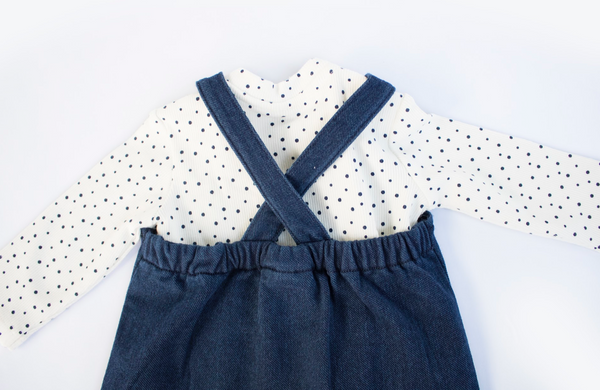 Conjunto tres piezas  camiseta color crudo con lunares y pichi azul para bebe niña | Losan