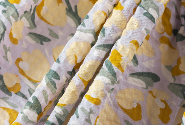 Vestido estampado con cinturón verde, doble olán para niña | Newness