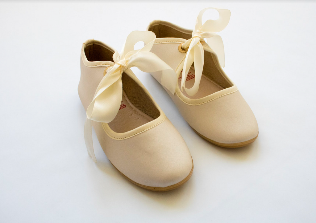 Zapatilla clasica ceremonia color perla para ni a