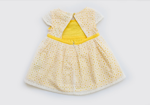 Vestido y braguita  de voile bordado color amarillo medio para bebe niña | LOSAN