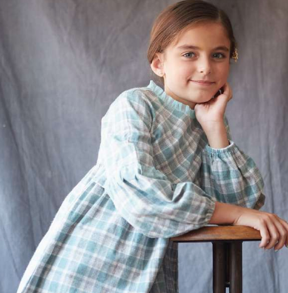 Vestido cuadros verdes con adornos de tul manga larga para niña | Newness