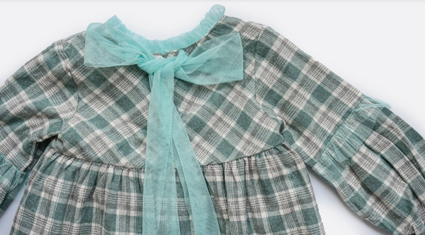 Vestido cuadros verdes con adornos de tul manga larga para niña | Newness