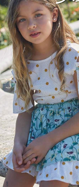 Conjunto dos piezas falda estampada verde y blusa blanca con bolas amarillas y adorno en mangas para niña | Newness