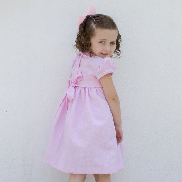 Vestido bordado color rosa con cuello para niña| Carpi