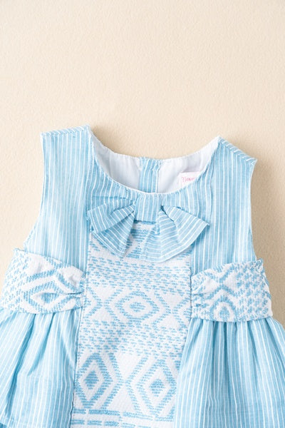 Vestido color azul geometrico para bebé niña| Newness