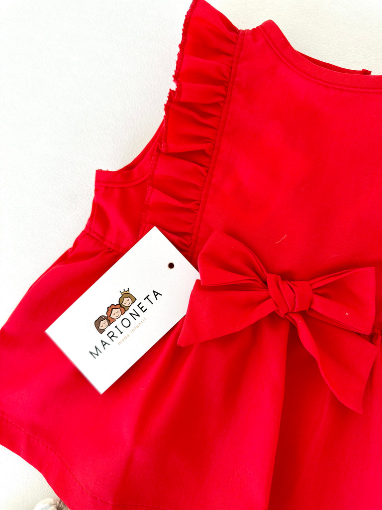 Conjunto dos piezas blusa roja con detalle de lazo al frente y short ivory con rayas gris para bebe nina Marioneta moda