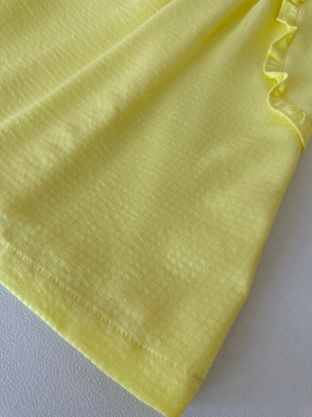 Vestido amarillo con olanes y lazo al frente con adorno para el cabello | Mexcana